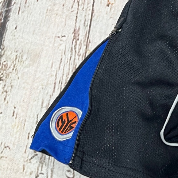 New York Knicks NY NBA Basketball Athletic Boys Kids Youth Shorts - Picture 3 of 8
